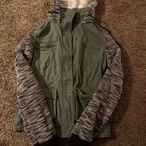 Women's jacket. Cute olive with fabric sleeves.